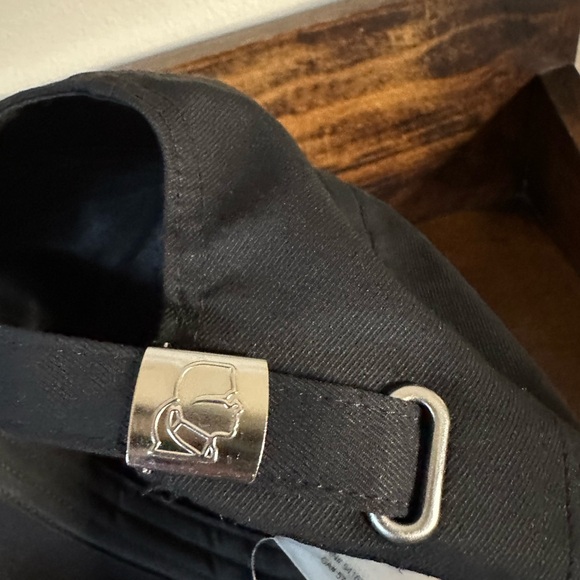 Karl Lagerfeld Black Cap NWT - Picture 8 of 9